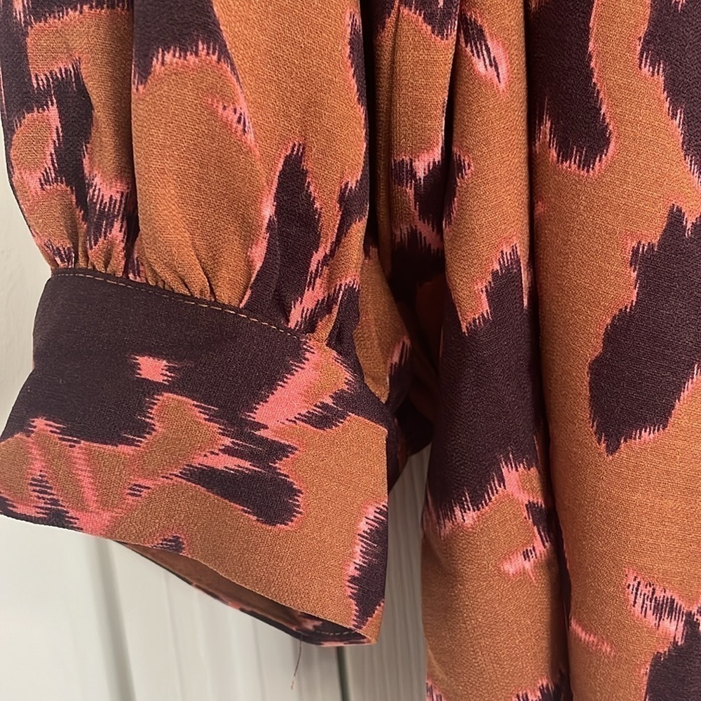 Nine West plus size abstract brown and black fall top in size 2x - Picture 7 of 9